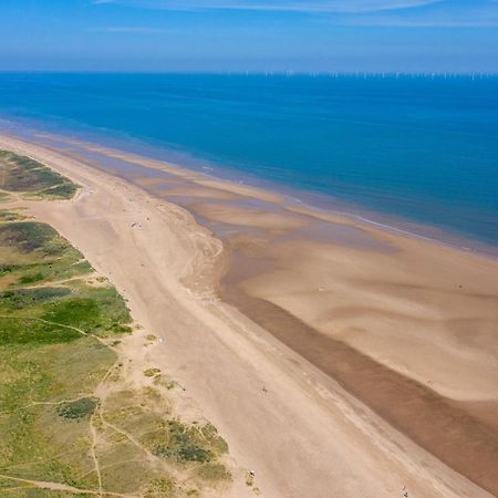 Hotel Lovely Caravan With Decking At Coral Beach Park In Lincolnshire Ref 77001C à Ingoldmells Extérieur photo
