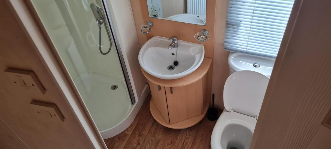 Hotel Lovely Caravan With Decking At Coral Beach Park In Lincolnshire Ref 77001C à Ingoldmells Extérieur photo